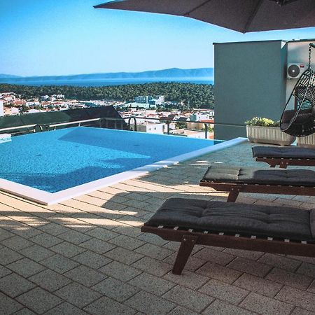 Apartment With Private Pool "Patricia" Макарска Екстериор снимка