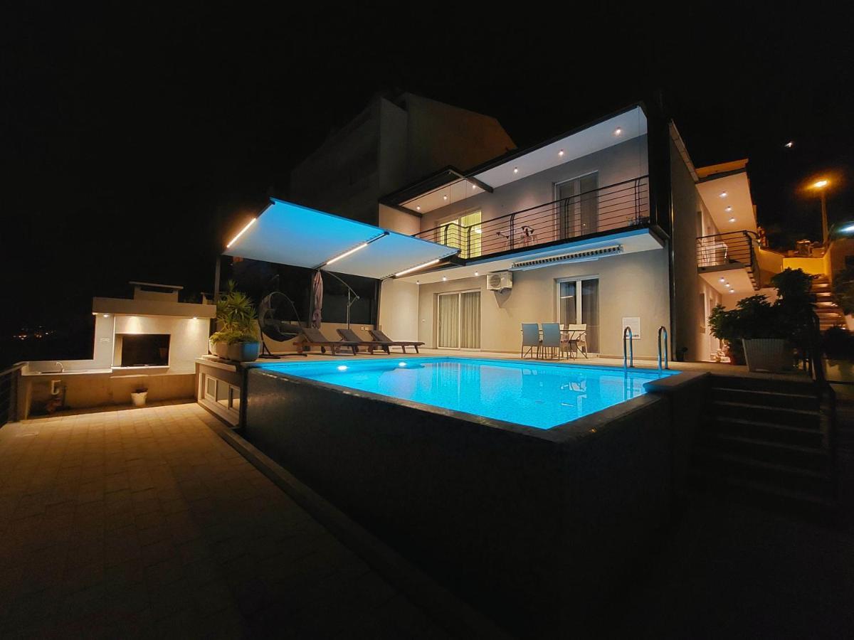 Apartment With Private Pool "Patricia" Макарска Екстериор снимка
