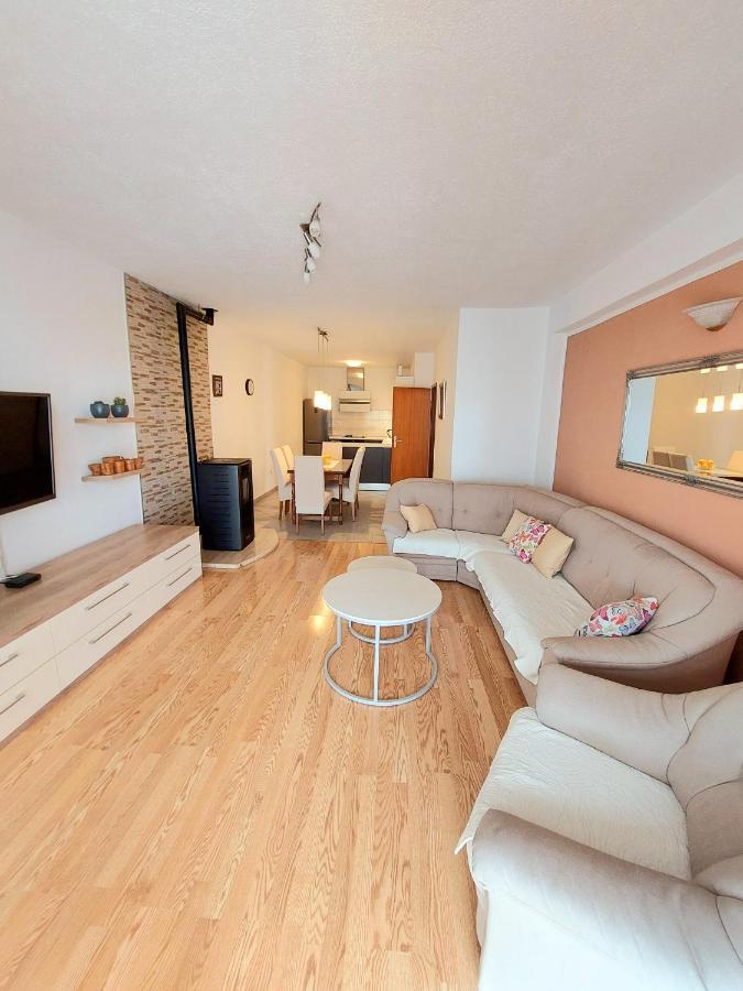 Apartment With Private Pool "Patricia" Макарска Екстериор снимка