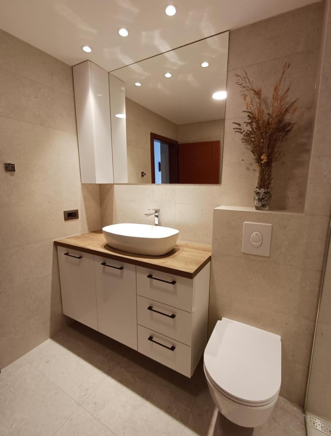 Apartment With Private Pool "Patricia" Макарска Екстериор снимка